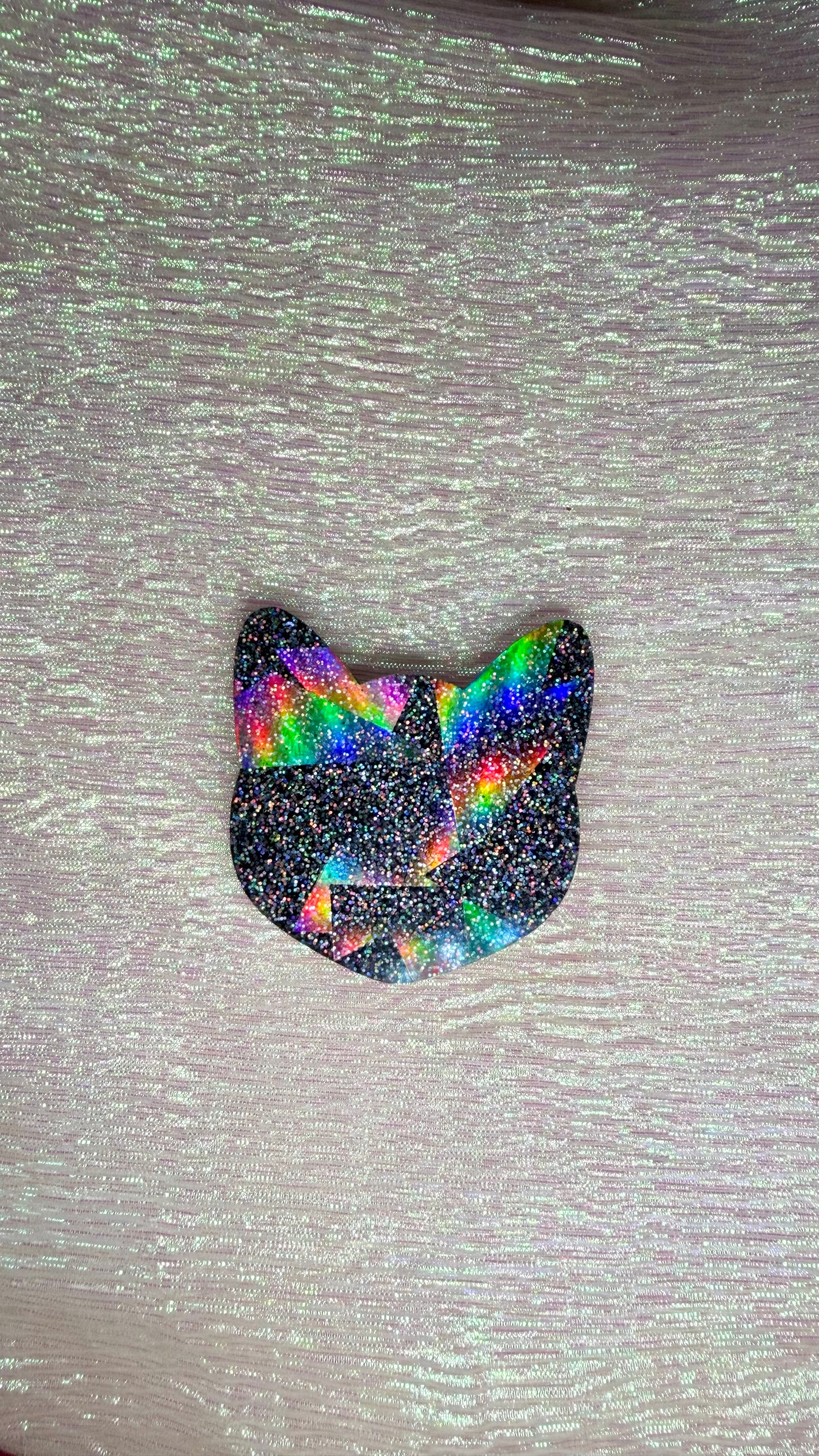Holographic cat phone grip